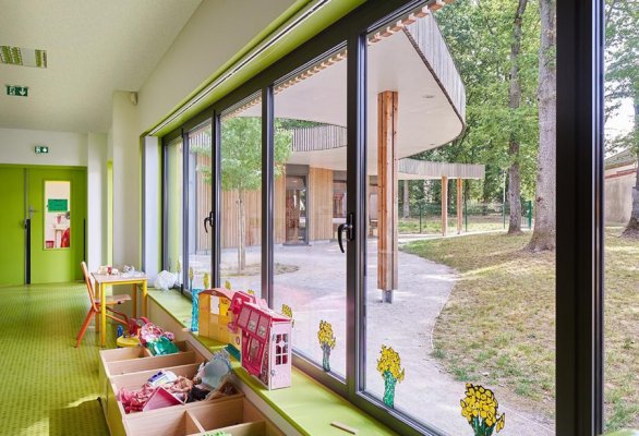 幼兒園裝修完滿5個(gè)月了能上學(xué)嗎？